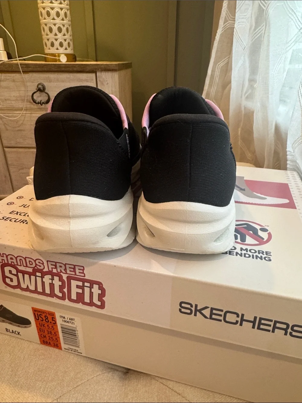 Skechers Swift Fit Pink Swift-Fit Slip-On Athletic Sneakers NWT
